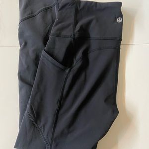 BLACK ATHLETIC LULULEMON LEGGINGS LIKE NEW FULL LENGTH